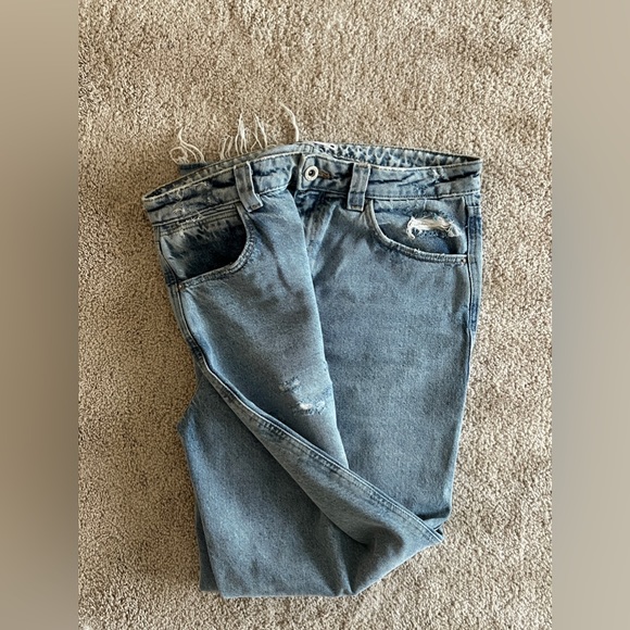 ❌❌SOLD❌❌Women’s ZARA jeans - Size 8 - Picture 2 of 5